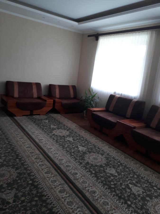 Hotel Uyut Tschernihiw Exterior foto